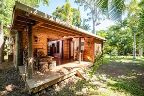 Vista frontal de la propiedad