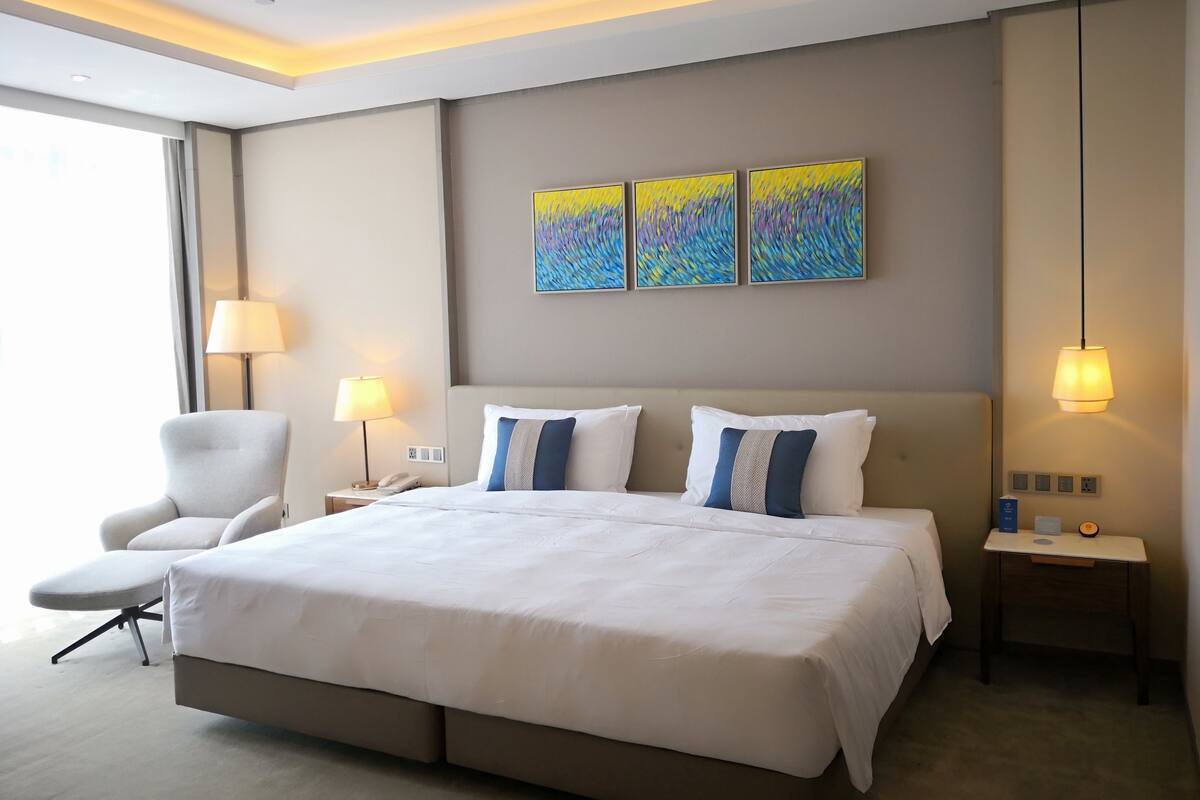 Executive Double Room | Minibar, desk, blackout drapes, iron/ironing board (on request)