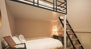 Classic Loft, Multiple Beds (2F) | Desk, blackout drapes, soundproofing, free WiFi - Tainan Little Day (Tainan)