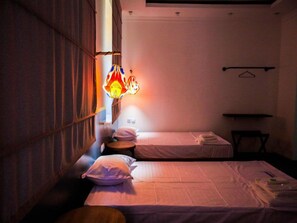 Standard Triple Room | Desk, iron/ironing board, free WiFi, bed sheets