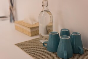 Standaard vierpersoonskamer (202) | Een bureau, verduisterende gordijnen, geluiddichte muren, gratis wifi