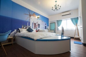 مكتب وستائر تعتيم وتجهيزات عازلة للصوت وواي فاي مجانًا