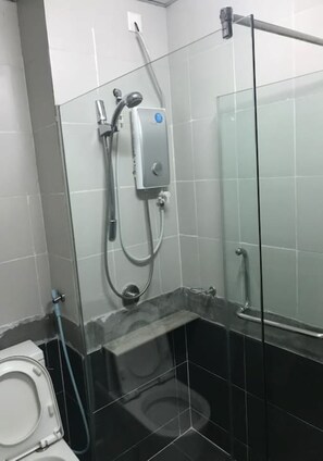 Studio, 1 keskisuuri parisänky | Kylpyhuone | Ilmaiset hygieniatuotteet, hiustenkuivaaja, tohvelit, pyyhkeet