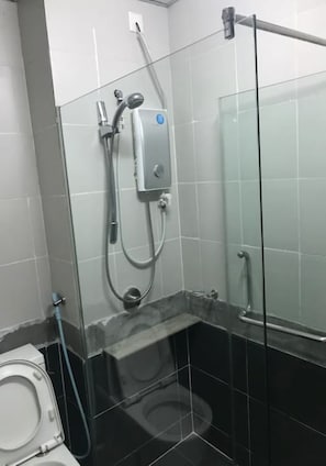 Bathroom shower - Centrestage - Heart of Petaling Jaya 5 (Petaling Jaya)