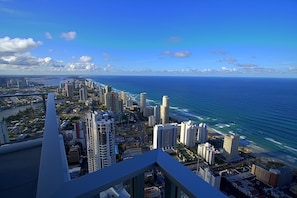Apartamento superior, 3 quartos, acessível, vista para o oceano | Vista do quarto
