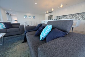Premium Apartment, 2 Bedrooms, 2 Bathrooms | Living room | Flat-screen TV - Golden Sands - Private Apartments (Main Beach)