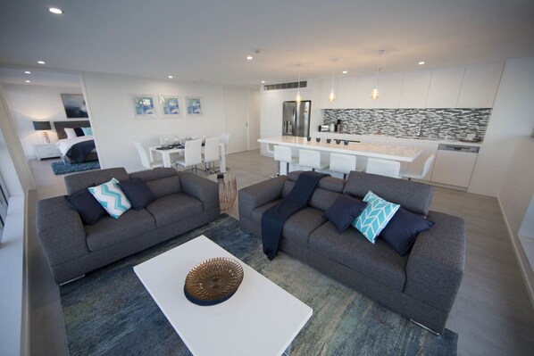 Premium-Apartment, 2 Schlafzimmer, 2 Bäder | Wohnzimmer