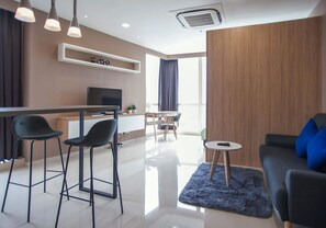 开间 | 办公桌、隔音、熨斗/熨衣板、床单