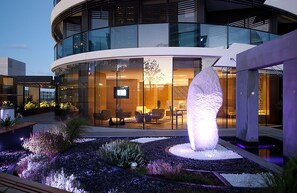 Exterior - Oracle Boulevard - Private Apartments (Broadbeach)