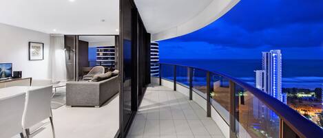 Luksusleilighet, 2 soverom, 2 bad, sjøutsikt | Balkong