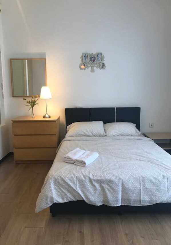 Apartment, 1 Bedroom | 1 bedroom, desk, iron/ironing board