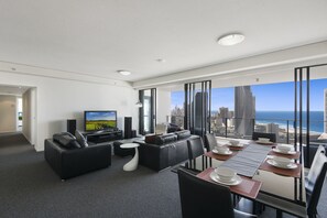 Elite Apartment, 3 Bedrooms, Ocean View | Living area