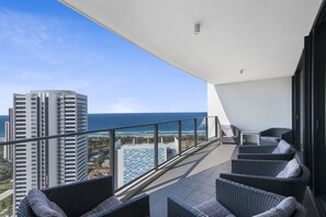 Elite Apartment, 3 Bedrooms, Ocean View | Balcony