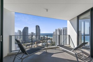 Elite Apartment, 3 Bedrooms, Ocean View | Balcony