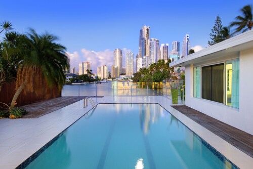 Sunrise Executive 5 Bedroom Home