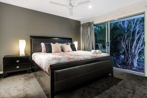 Elite House, 5 Bedrooms, Lake View | 5 bedrooms, individually decorated, desk, iron/ironing board - Amalfi Executive 5 Bedroom Home (Surfers Paradise)
