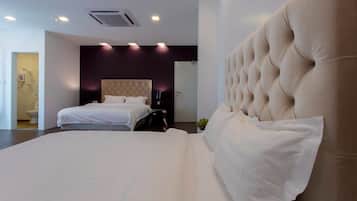 Family Room | In-room safe, desk, iron/ironing board, free WiFi