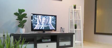 Basic House, 3 Bedrooms, Non Smoking | Living area | Flat-screen TV