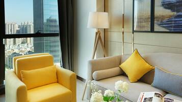 Premium bedding, in-room safe, individually decorated