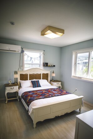 Iron/ironing board, free WiFi - Private Family Homestay - Farm Square (Jeju City)