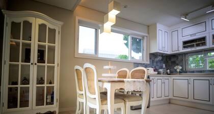 Private Family Homestay - Farm Square