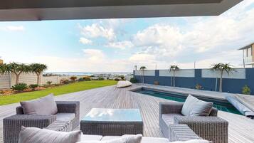 Outdoor pool, sun loungers