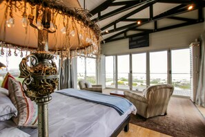 エグゼクティブ ハウス ベッ  ド (複数台) 禁煙 | 5 室のベッドルーム、デスク、アイロン / アイロン台、WiFi (無料)