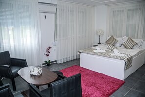 Soundproofing, free WiFi - Flamingo resort (Belgrade)