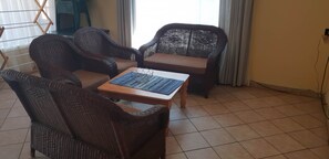 Chalet | Área de sala de estar | Televisión de pantalla plana 