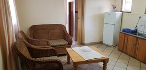 Flat-screen TV - Hartbeespoort Holiday Resort (Hartbeespoort)