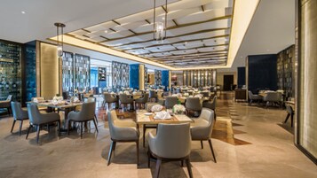 每日供應自助早餐 (每人 CNY108)