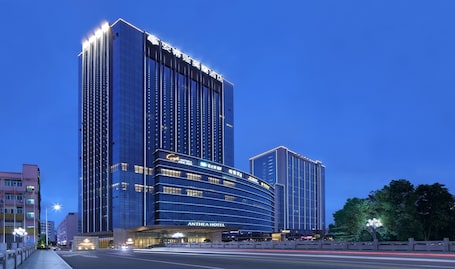 Fountain. Shenzhen Anthea Hotel