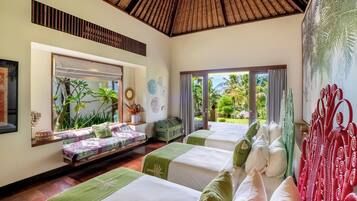 Villa as 5 bedrooms (max 14 people) | 5 bedrooms, desk, soundproofing, iron/ironing board