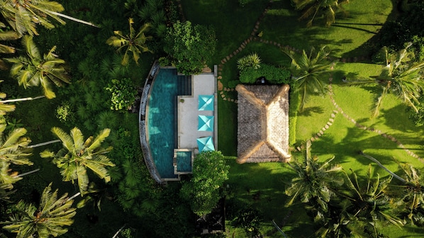 منظر من الجو على ارتفاع عالٍ