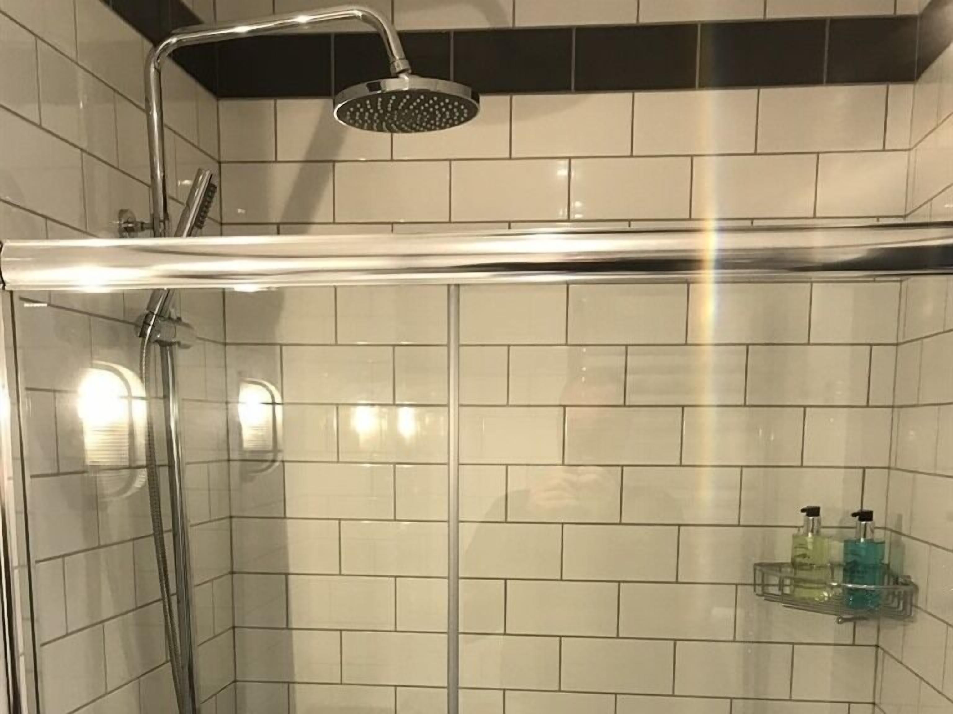 Premium Double Room, Ensuite | Bathroom