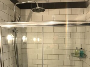Premium Double Room, Ensuite | Bathroom - No.16 (Seaham)