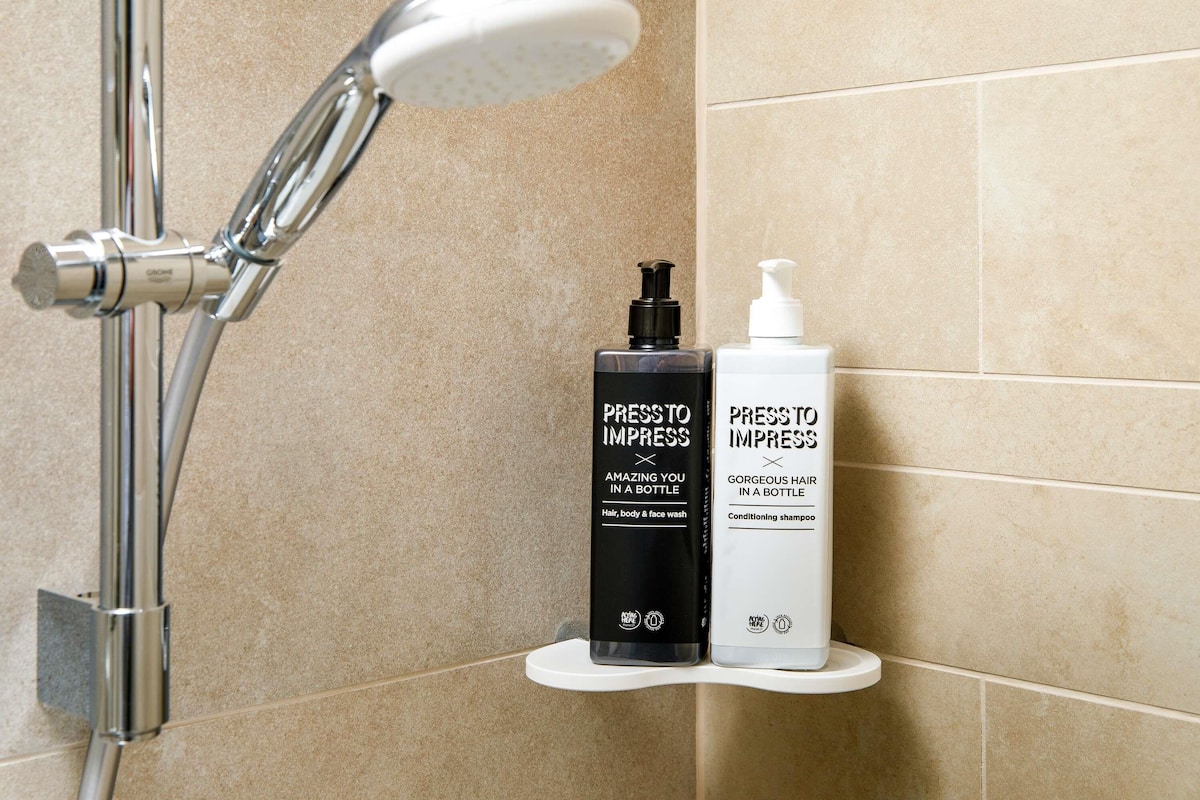 Egyptian cotton sheets, premium bedding, soundproofing