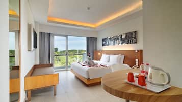 Minibar, in-room safe, desk, laptop workspace