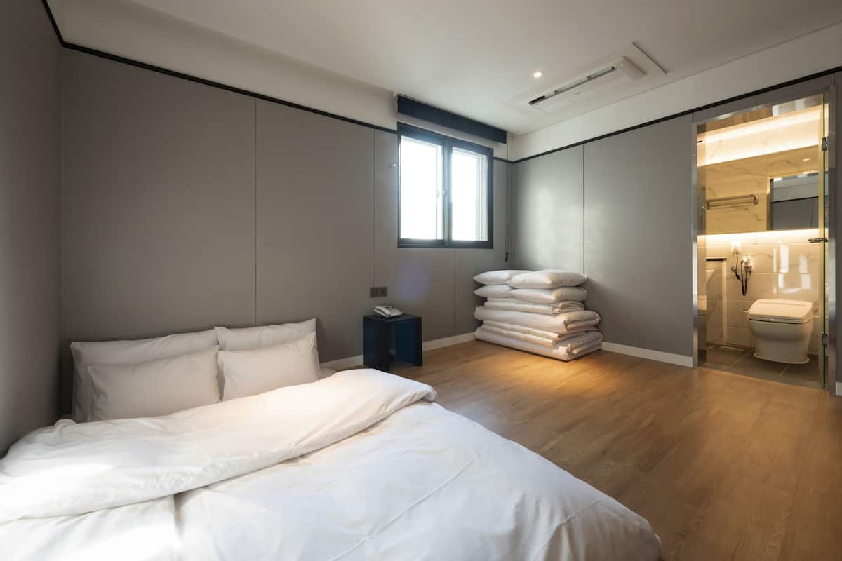 Traditional Room (Ondol)