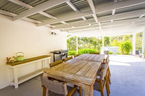 House, 4 Bedrooms | Terrace/patio - Montana (Mount View)