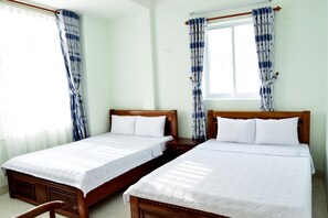 四人房 | 書桌、筆電工作空間、遮光布/窗簾、隔音