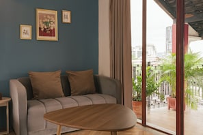 Double Room with Balcony (Type B) | Blackout drapes, free WiFi, bed sheets - House of Papa Bangkok (Bangkok)