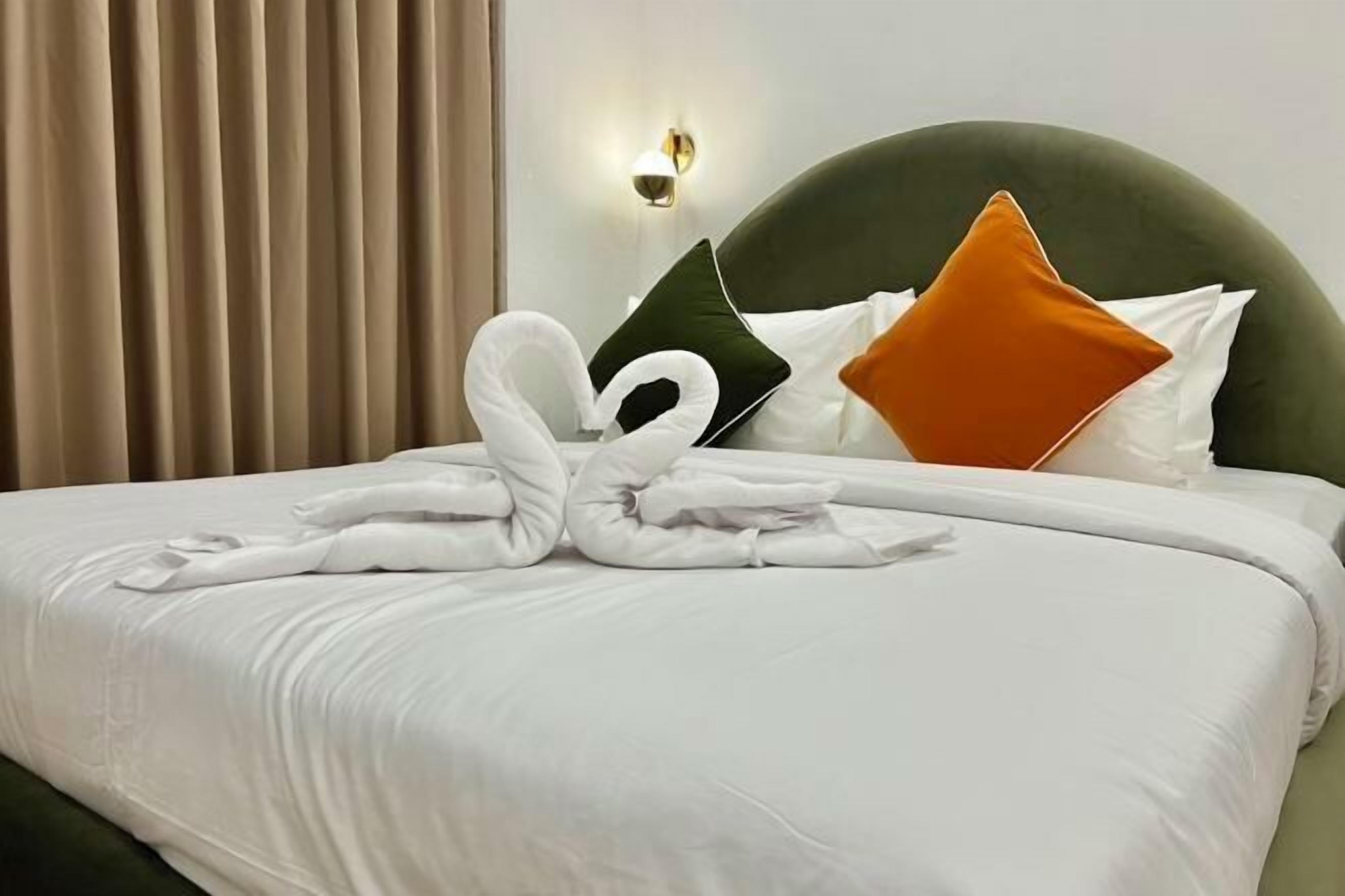 Blackout curtains, free WiFi, bed sheets