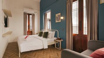 King Room (Type D) | Cortinas blackout, wifi gratis y ropa de cama