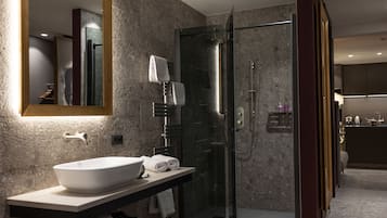 Luxury Apartment, 1 King Bed, Kitchen | Bathroom | Free toiletries, hair dryer, bathrobes, towels