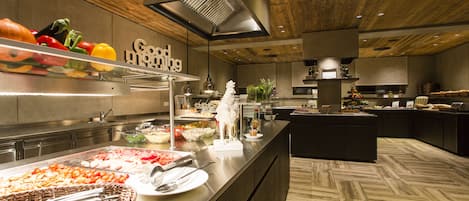 Tägliches Frühstücksbuffet (20 EUR pro Person)
