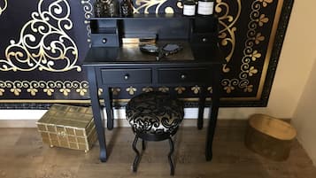 Grand Apartment, 1 Bedroom (de Solminihac) | Individually decorated, individually furnished, blackout drapes