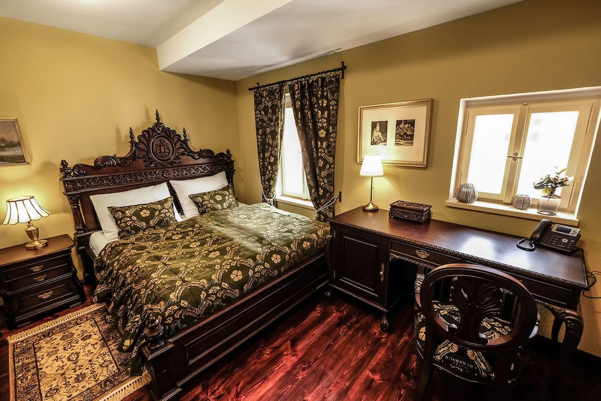 Room (Superior King 205) | Egyptian cotton sheets, premium bedding, in-room safe