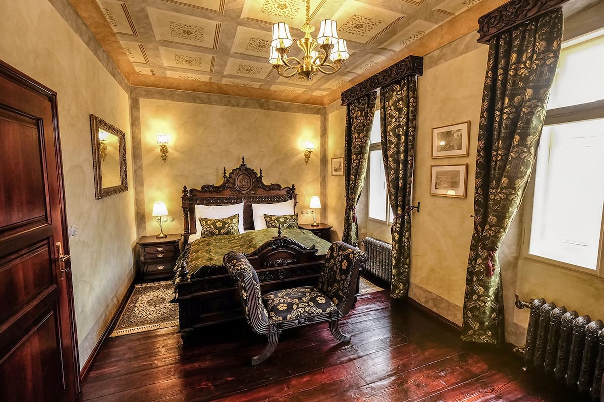 Suite (The William of Rosenberg Suite) | Egyptian cotton sheets, premium bedding, in-room safe, blackout curtains