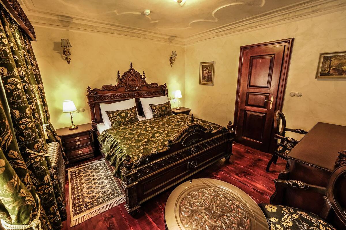 Room (The Terrace Suite 107) | Egyptian cotton sheets, premium bedding, in-room safe, blackout curtains